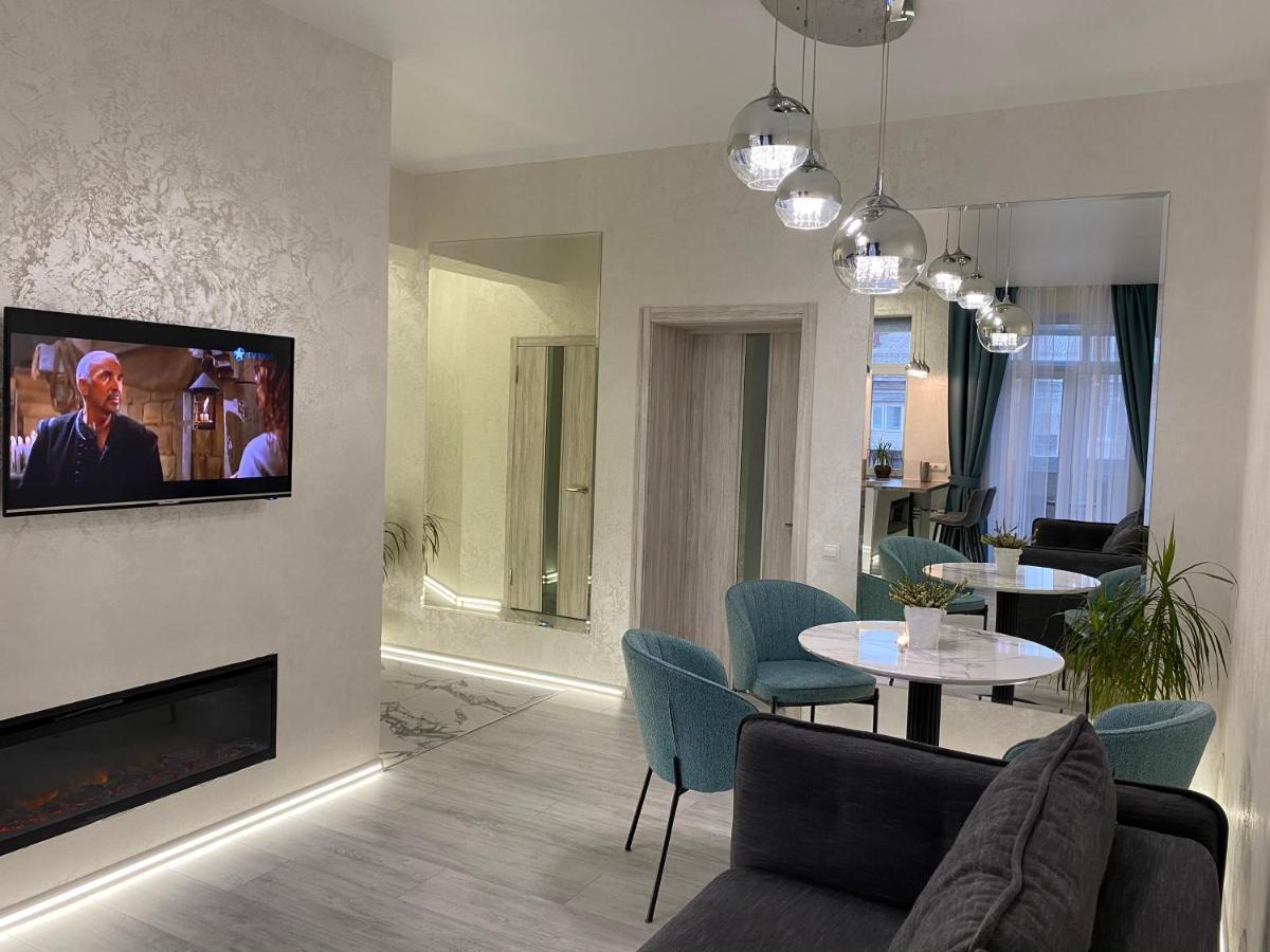 Panorama Luxury Apartment In The House With A Spire, A Historical Building In The City Centre Jarkov Exterior foto