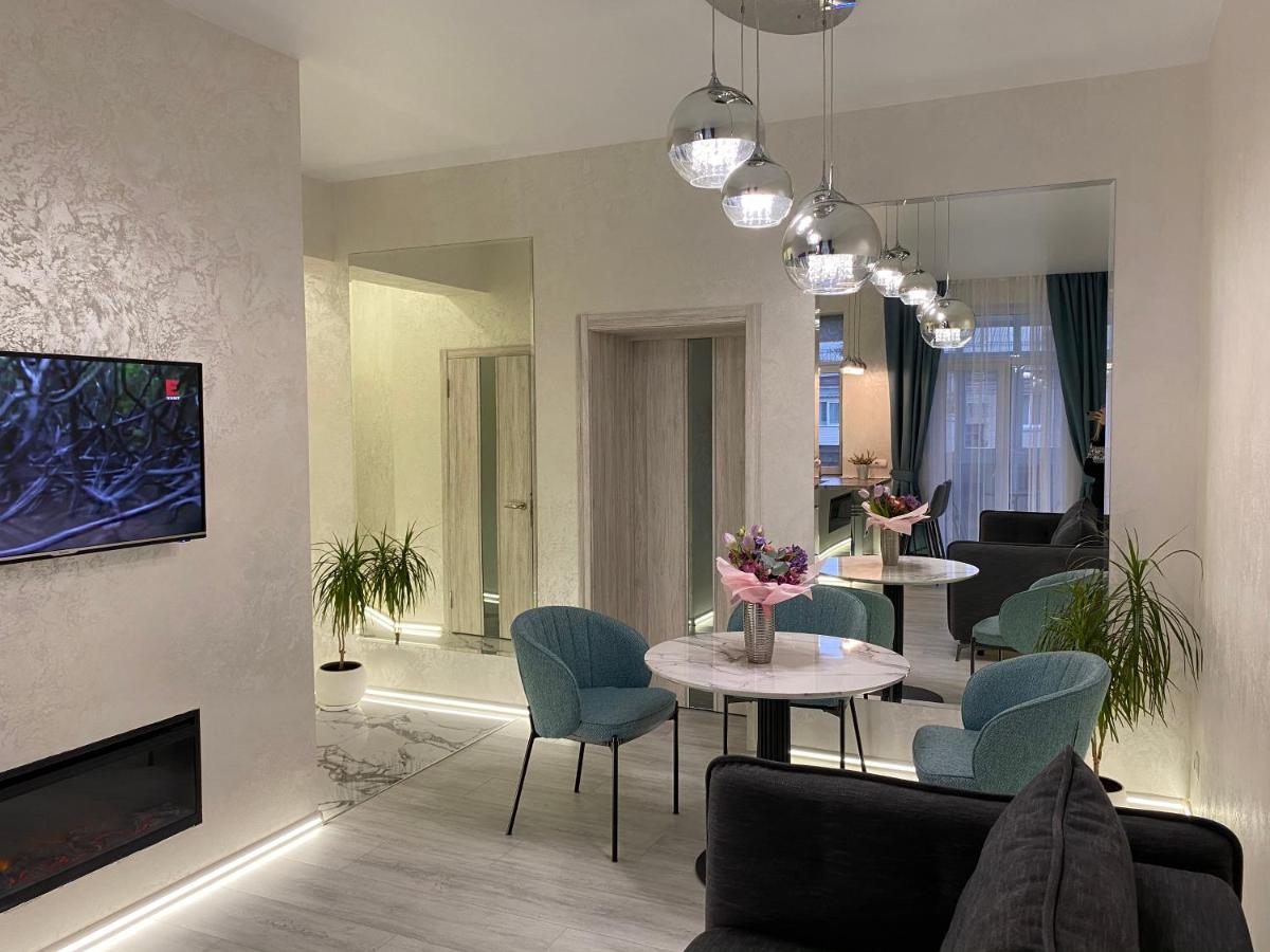 Panorama Luxury Apartment In The House With A Spire, A Historical Building In The City Centre Jarkov Exterior foto