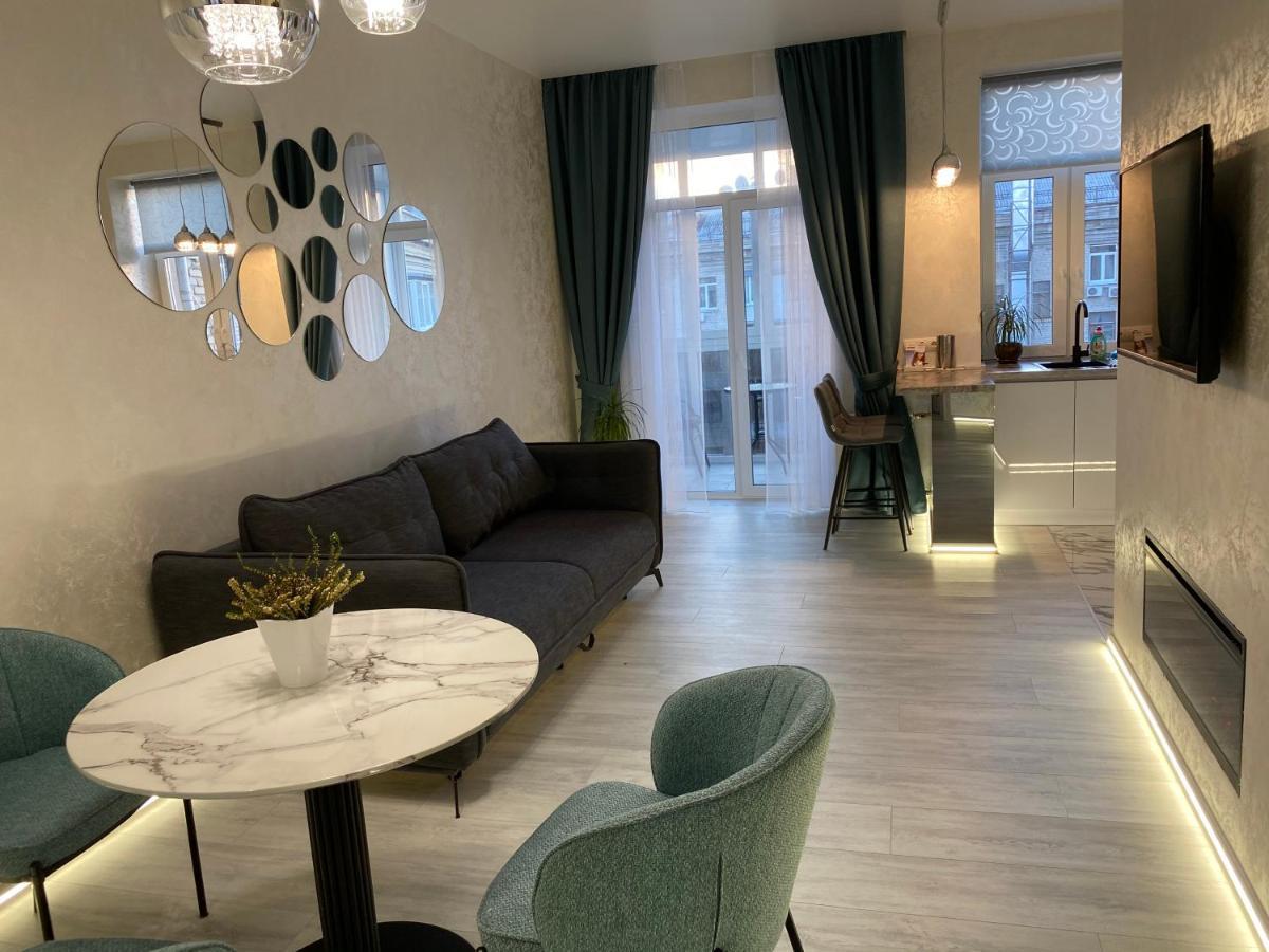 Panorama Luxury Apartment In The House With A Spire, A Historical Building In The City Centre Jarkov Exterior foto