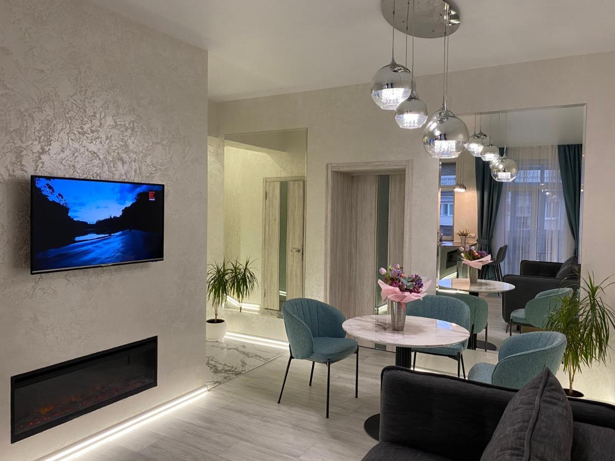 Panorama Luxury Apartment In The House With A Spire, A Historical Building In The City Centre Jarkov Exterior foto